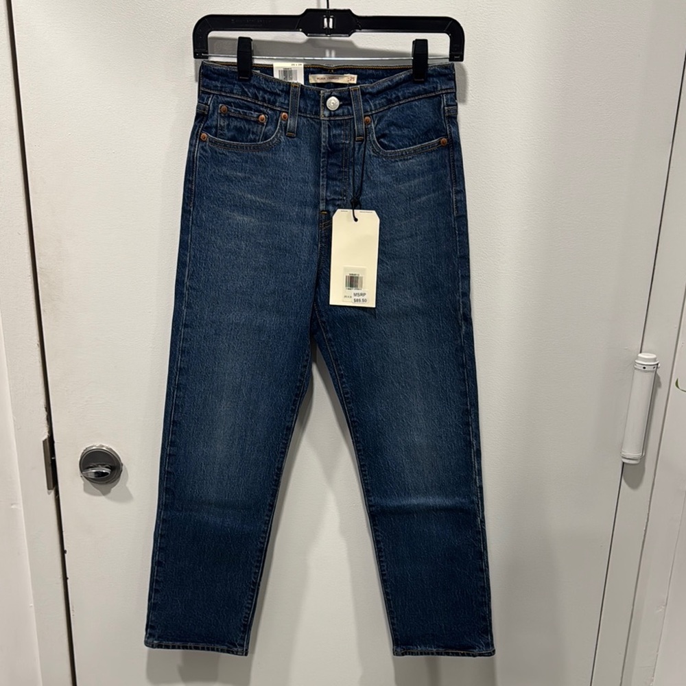 Levi's® Premium
WEDGIE STRAIGHT FIT WOMEN'S JEANS - Picture 6 of 12